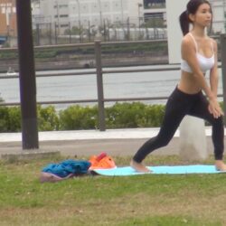 【画像＋動画】公園で出会った胸も尻もエロい体育会娘が指マンでイキかけてる画像で今からオナニーしてくる[25枚]