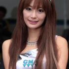 レースクイーンが可愛く笑う画像がめちゃシコ[13枚]