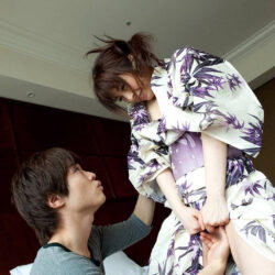 お姉さんが浴衣でエロいサービスしてる画像が勃起不可避ww[32枚]