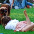 可愛い一眼カメラ女子が油断して下着がみえてる画像が過激すぎww[20枚]