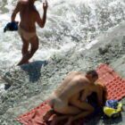 外国のお姉さんが砂浜でオトナの悪戯してくれる画像が即ヌキ確実ww[31枚]