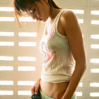 色っぽいお姉さんがショーパンでヒップラインをモロ見せしてる画像のエロさは最強[38枚]